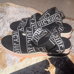 Juicy Couture Size 10 Impulse Logo Strap Platform Sandal Black White